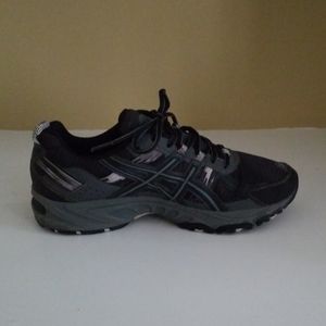Asics Trail running shoes